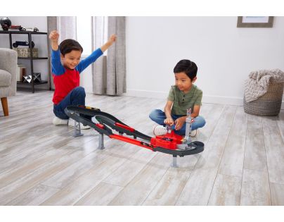 Hot Wheels JDY15 Racing Formule 1 Startovací dráha, F1 sada se 3 angličáky