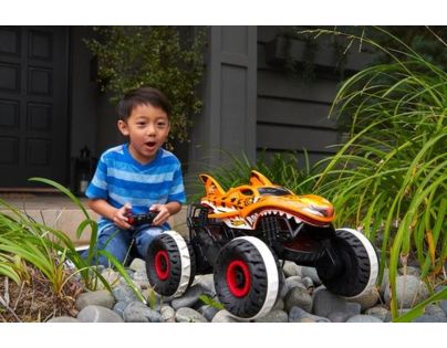 Hot Wheels RC Monster Truck 1 : 15 tygří žralok - Poškozený obal