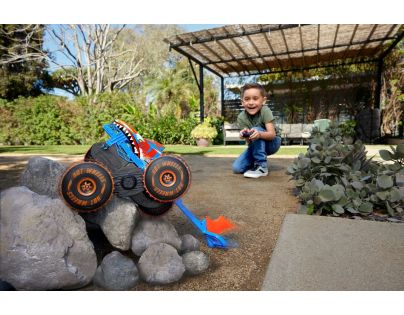 Hot Wheels RC Monster Trucks Lezec Tiger Shark - Poškozený obal