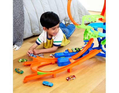 Hot Wheels Stunt tracks srážka ve vzduchu dráha - Poškozený obal