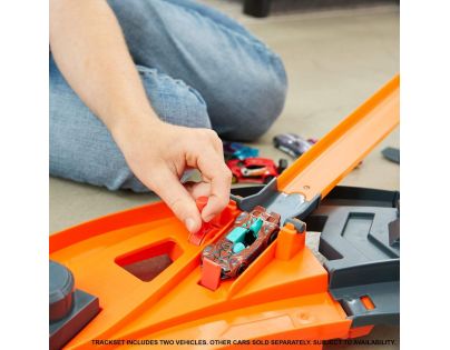 Mattel Hot Wheels track builder svislá dráha