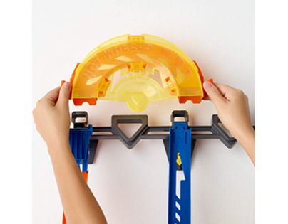 Mattel Hot Wheels track builder svislá dráha