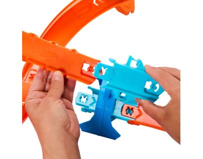 Hot Wheels Track Creator nabušená sada s boosterem - Poškozený obal