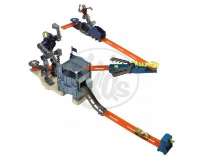 Hot Wheels T2293 Válka robotů Trick Track set