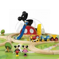 Brio 32228 - Disney kolekce - hrací stůl Mickey s vláčkodráhou 3