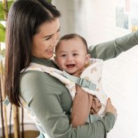 Infantino Nosítko Flip 4v1 Convertible Rainbow 6