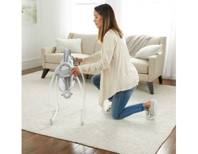 Ingenuity Houpačka s melodií Cuddle Lamb do 9 kg