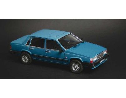 Italeri Model Kit auto 3623 Volvo 760 GLE 1 : 24