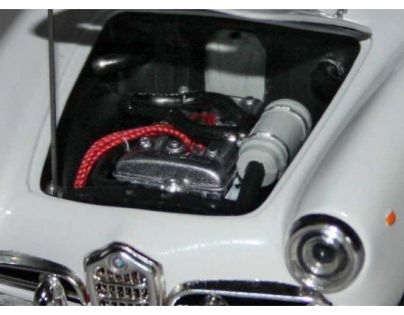 Italeri Model Kit auto Alfa Romeo Giulietta Spider 1300 1:24