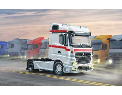 Italeri Model Kit truck Mercedes-Benz MP4 Big Space 1 : 24