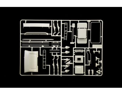 Italeri Model Kit truck Volvo F-12 Intercooler Low Roof with accessories