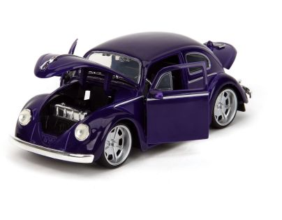 Jada Wednesday auto 1972 VW Beetle 1:24 a figurka Wednesday