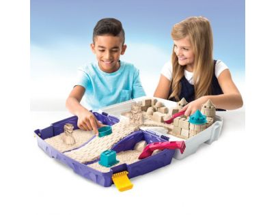 Kinetic Sand Cestovní kufřík s formičkami