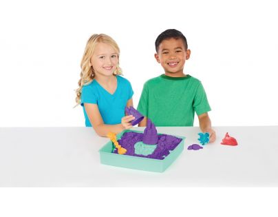 Kinetic Sand krabice tekutého písku s podložkou fialová