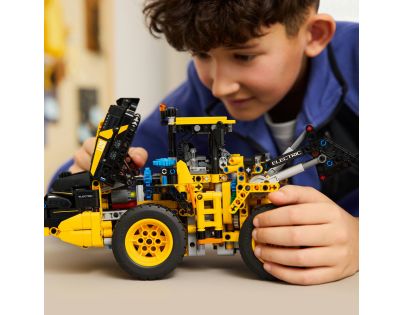 LEGO® Technic 42209 Kolový nakladač Volvo L120 Electric