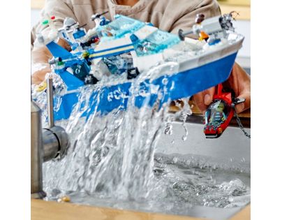 LEGO® City 60277 Policejní hlídková loď