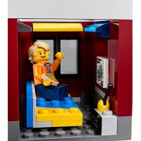 LEGO Creator 31081 Dům skejťáků 6