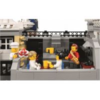 LEGO® Creator Expert 10255 Shromáždění na náměstí 6