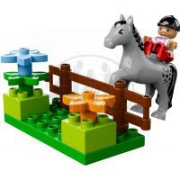 LEGO DUPLO 10500 Koňské stáje 4