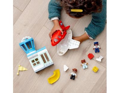 LEGO® DUPLO® Town 10961 Letadlo a letiště
