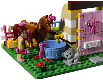 LEGO Friends 3189 Stáje v Heartlake