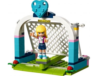 LEGO Friends 41330 Stephanie na fotbalovém tréninku