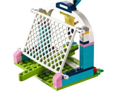 LEGO Friends 41330 Stephanie na fotbalovém tréninku