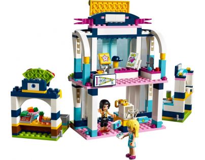 LEGO Friends 41338 Stephanie ve sportovní aréně