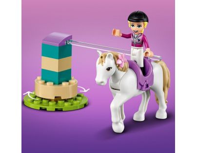 LEGO® Friends 41441 Auto s přívěsem a výcvik koníka