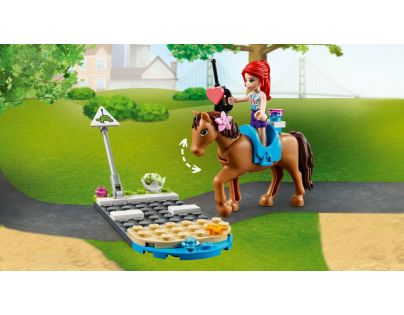 LEGO® Friends 41446 Veterinární klinika v městečku Heartlake