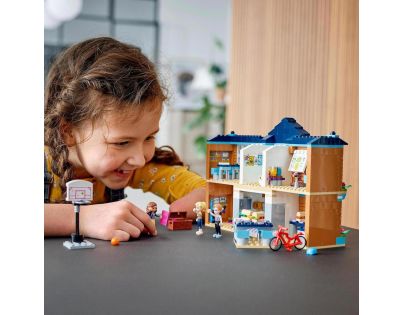 LEGO® Friends 41682 Škola v městečku Heartlake