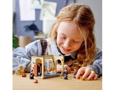LEGO® Harry Potter™ 76386 Bradavice omyl s Mnoholičným lektvarem