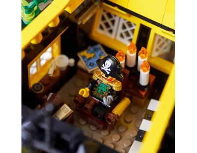LEGO Ideas 21322 Pirates of Barracuda Bay