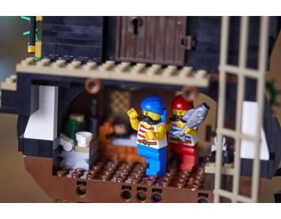 LEGO Ideas 21322 Pirates of Barracuda Bay