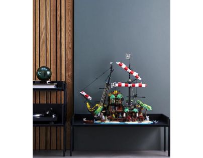 LEGO Ideas 21322 Pirates of Barracuda Bay