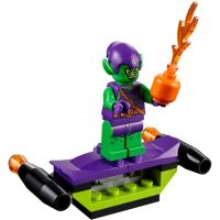 LEGO Juniors 10687 Spidermanova skrýš 6