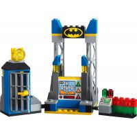 LEGO Juniors 10753 Joker™ útočí na Batcave 3