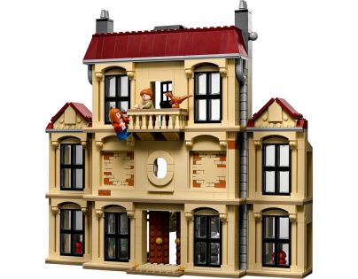 LEGO Jurassic World 75930 Řádění Indoraptora v Lockwoodu