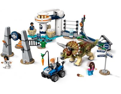LEGO Jurassic World 75937 Triceratopsovo běsnění