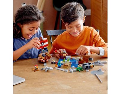 LEGO® Minecraft™ 21152 Dobrodružství pirátské lodi