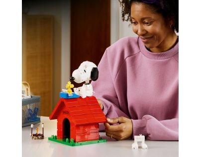 LEGO® Ideas 21368 Peanuts: Snoopyho bouda