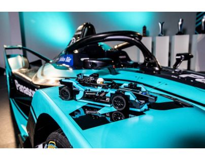 LEGO® Speed Champions 76898 Formula E Panasonic Jaguar Racing GEN2