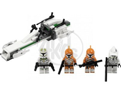 LEGO STAR WARS 7913 Bojová jednotka trooperů klonů
