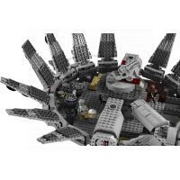 LEGO STAR WARS 7965 Millennium Falcon 5