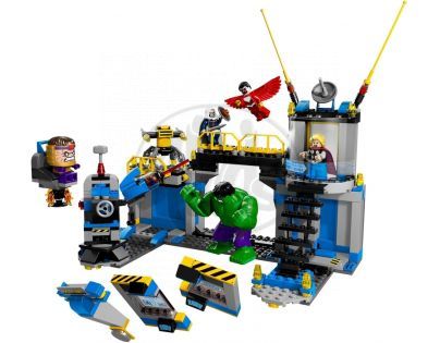 LEGO Super Heroes 76018 - Hulk™ Rozbití laboratoře