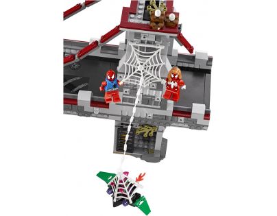 LEGO Super Heroes 76057 Spiderman Úžasný souboj pavoučích válečníků na mostě