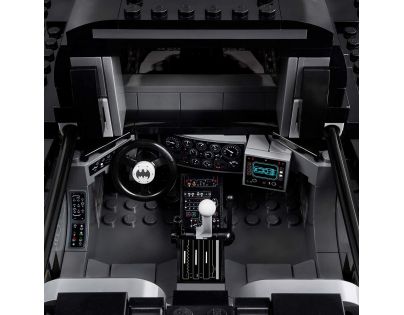 LEGO® Super Heroes 76139 Batmobile™ 1989: pronásledování Jokera