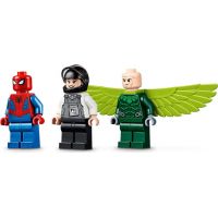 LEGO Super Heroes 76147 Vulture a přepadení kamionu 4
