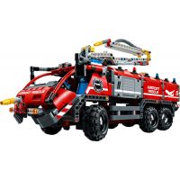 LEGO Technic 42068 Letištní záchranné vozidlo 3