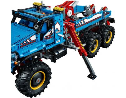 LEGO Technic 42070 Terénní odtahový vůz 6x6